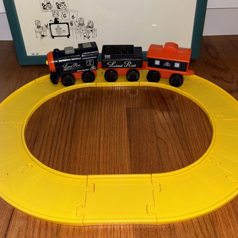 Vintage Little Lionel 13 Piece First Learning System Battery Powered With Track